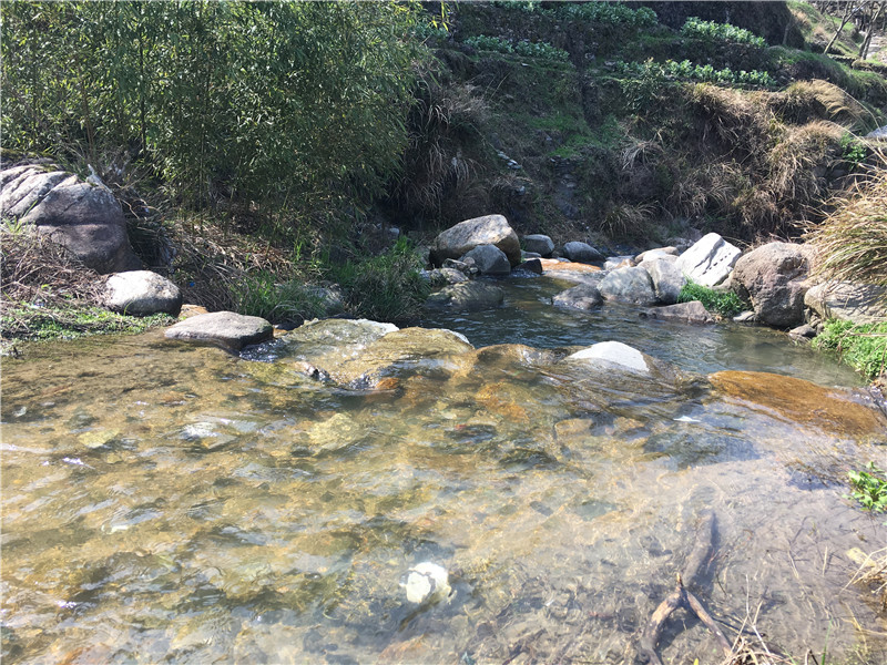 涓涓流水