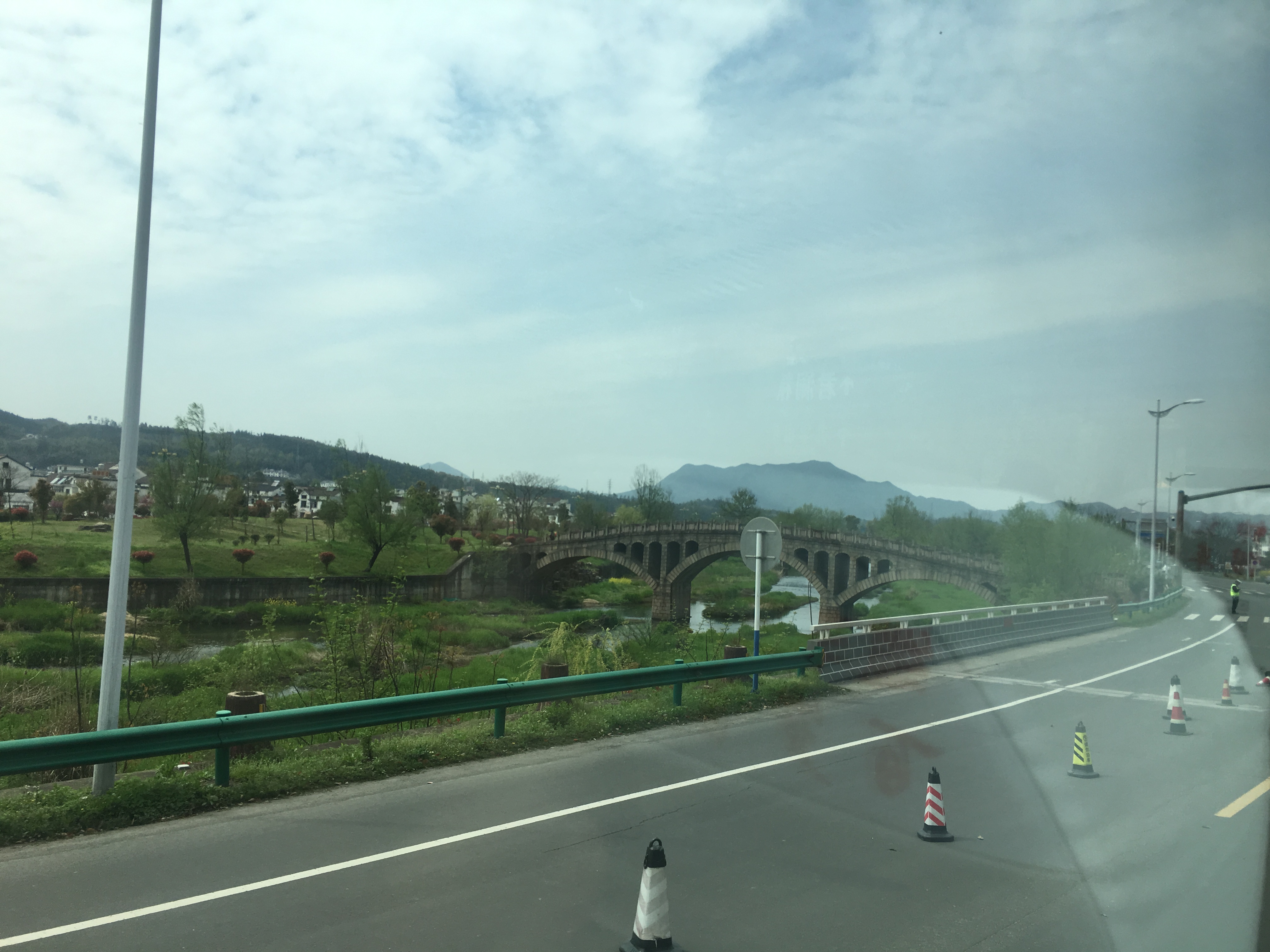 前往青阳吃饭